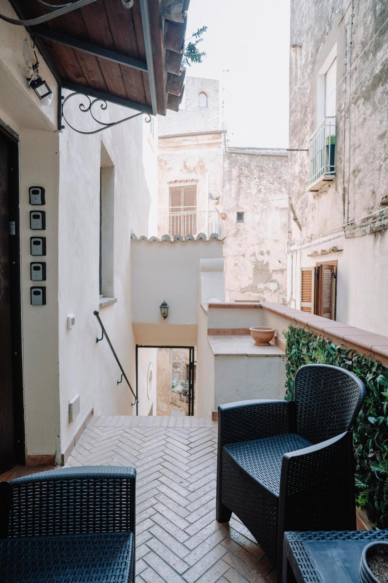 Bonne Nuit Terracina Bed & Breakfast Exterior photo